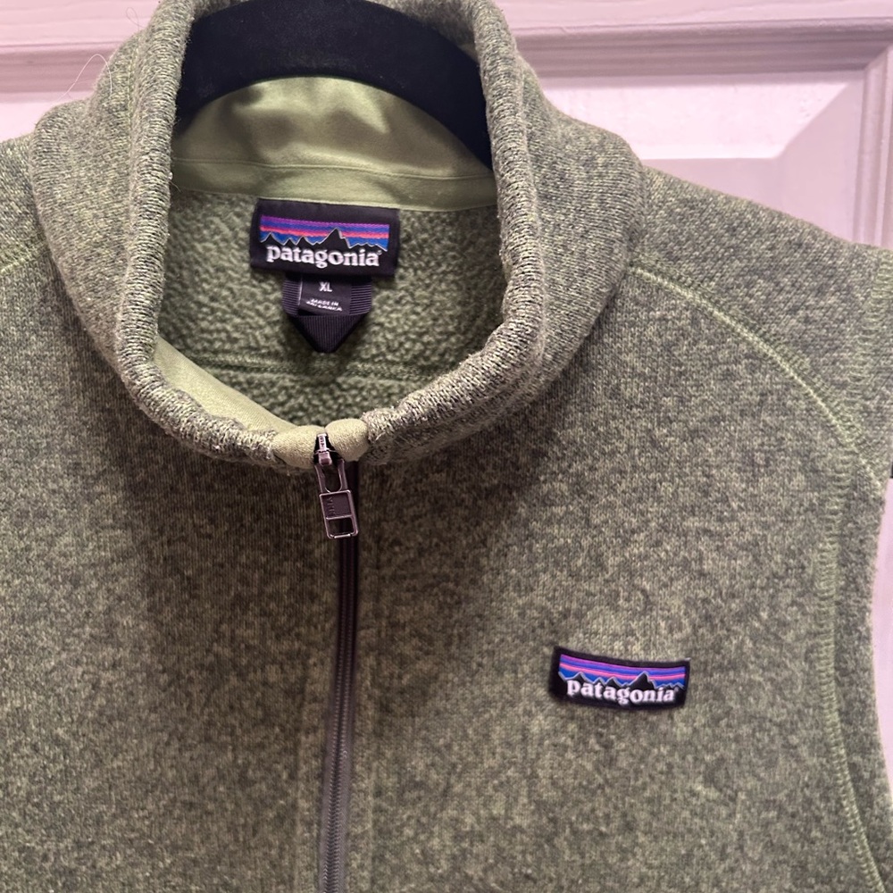 Patagonia Better Sweater Vest with Pockets in Ellwood Green. Size XL - Picture 5 of 6